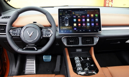 Thiếu nguồn cung linh kiện và để kịp giao xe, VinFast VF9 lên phương án sử dụng chung vô lăng với VF8